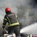 Ugašen požar u soliteru na Konjarniku: Jedna osoba se nagutala dima