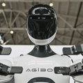 Kineski humanoidni robot prešao 100 kilometara u tri dana: Postavio Ginisov rekord