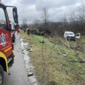 TEŠKA NESREĆA u Jovanovcu: Jedna osoba poginula, druga povređena u sudaru dva vozila (FOTO)