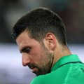 Novak Đoković povraćao na terenu! Mučne scene u Melburnu: Srbin prošao kroz pravu dramu, pa osvojio set!