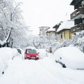 Sneg izazvao haos u Rumuniji: Mnogi potrošači bez struje, upozoravaju se građani da ne polaze na put bez preke potrebe