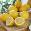 Kad ovo vidite, nikad je više nećete bacati: 10 genijalnih načina da iskoristite koru limuna u kući!