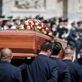 Poslednji ispraćaj Berluskonija: Kovčeg sa telom stigao do Milanske katedrale, više od 2.000 ljudi ga dočekalo aplauzom…