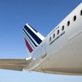 Евакуисано шест аеродрома у Француској