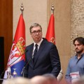"Imaćete sve bolje plate, ostanite i borite se za svoju zemlju" Vučićeva jaka poruka mladim lekarima - sanjajte velike…