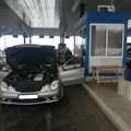 Srpski policajci pretresli mercedes na Batrovcima, a kad su otvorili poklopac motora - šok: Evo šta su sve pronašli kod…