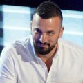 Objavio snimak kako muva devojku u izlasku! Vladimir Tomović opčinjen crnkom, prišao joj prvi: ''Postaću influenser''