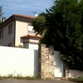 Troje dece prvi put od koronavirusa izašlo napolje: Roditelji ih držali zarobljene u kući, policija zatekla užas