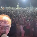 Oglasili se iz organizacije nakon što je pevaču iznenada pozlilo: "Imamo važnu i pomalo nezgodnu vest..."