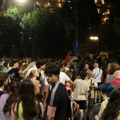 U Kosjeriću u toku uvid u birački materijal: Pred zgradom opštine protest