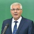 Ko je prorektor u Novom Pazaru koji viri dok mu tuku studente: Zbog zloupotreba vođena istraga protiv njega, bar tri puta bio…