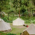 Glamur kampovanja – Glamping: Novi trend ili zadovoljstvo svih generacija