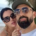 "Ова два човека ме стално прате, помоћ" Мина објавила слику из породичног дома: Ево како изгледа без шминке