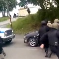 Pojavio se snimak pokušaja otmice fudbalera, četvorica ga napala (video)