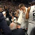 VIDEO „Stani, trener je ovde! Gledaj ovde“: Pogledajte trenutak kad je Obradoviću pukao film na tajm-autu zbog poteza igrača…