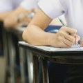 Osmaci nastavljaju polaganje probnog završnog ispita za upis u srednje škole: Danas testovi iz srpskog jezika i izbornog…