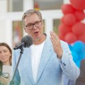 Vučić: "Sutra otvaramo fabriku robota, u nedelju 30 kilometara Dunavskog koridora"
