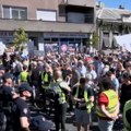 Protest na poziv studenata u blokadi povodom sednice GO SNS u Nišu