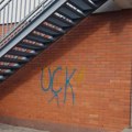 Na školi u Klokotu osvanuli grafiti koji veličaju OVK Pretnja đacima i srpskom življu
