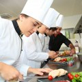 Pomama za konobarima, kuvarima, roštilj majstorima…: Plata za najbolje i do 3.000 evra