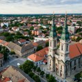 Pao krov sa crkve U Pančevu! Oštećena jedna od najlepših građevina, komadi maltera otišli u paramparčad! (foto)