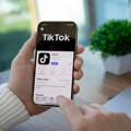 "Deca će zbog ovoga postati krezava" Bizaran TikTok izazov trese Srbiju: Poznati stomatolog se obratio roditeljima, pa uputio…