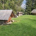 Prvi put gosti uđu bojažljivo, a probude se oduševljeni: Ovo su čuveni kućeri u kojima su pre spavali čobani