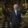 Britanski kralj Čarls evocirao uspomene na pokojnu majku u prvom božićnom obraćanju