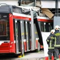 Trolejbus se zaleteo u supermarket u Salcburgu: Ima mrtvih i povređenih