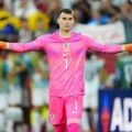 Livaković stiže u Barselonu, ali Dinamo pravi "probleme"