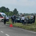 Stravična saobraćajna nesreća u Loznici! Voz naleteo na automobil, vozilo totalno smrskano (video)