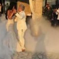 Romantični ples matore i anite nakon venčanja! Ne mogu da sakriju suze radosnice, prvi gej brak nikad emotivniji (foto)