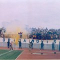 (Foto) pred utakmicu „Novog Sada“ i „Vojvodine“ Sećate li se dana kada je “Korida” peške išla od Detelinare do…