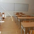 Učenik prvog razreda šutnuo učiteljicu na času: Užas u školi kod Niša: Hitna pomoć je prevezla povređenu u bolnicu…