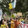 Stanovnici Kanarskih ostrva demonstrirali protiv masovnog turizma