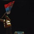 U Gračanici uklanjaju srpske zastave uz asistenciju policije; Živić: Međunarodna zajednica da reaguje