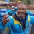 Svi su mislili da je mrtav, a onda je usledio neviđeni šok: Skupljali su smeće i ugledali stravičan prizor na vrhu sveta…