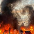 U Belfastu paljene kuće, automobili, kontejneri, blokirani putevi: Demonstracije kao odgovor na napad nožem prerasle u nasilje…