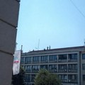 Prve slike sa lica mesta drame u Smederevu: Vatrogasci razvili zaštitni jastuk, pregovori još traju