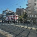 Uskoro počinje Prajd šetnja u Beogradu: Policija u opremi za razbijanje demonstracija blokirala centar grada