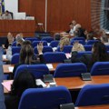 Odluka Gradskog veća najavljuje da će i subvencije poljoprivrednicima sada biti deljene u predizbornoj kampanji