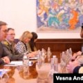 Britanski izaslanik Stjuart Pič sa Vučićem i Brnabić o Kosovu i regionu