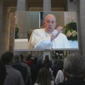 Papa zbog gripa čitao nedeljnu molitvu iz rezidencije