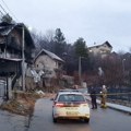 Stravična eksplozija u kući u BiH: Mladić poginuo, povređeni roditelji, delovi zida završili na ulici (video)