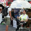 Šesti dan protesta zaposlenih na Univerzitetu ispred Vlade Srbije