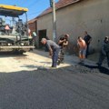 Asfaltiranje ulice Save Đorđevića u Bobištu pri kraju, za radove iz budžeta grada izdvojeno je 16,4 miliona dinara