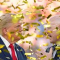 Infantino trčao da pomeri Trampa sa postolja, ali bezuspešno: završili posuti konfetama
