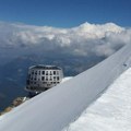 Najviši vrh Zapadne Evrope se kanda malo topi Monblan izgubio više od dva metra u visini u poslednje dve godine