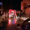 Veliki požar u Gračanici Gori porodična kuća, jedna osoba povređena, vatrogasci se bore sa stihijom (foto)