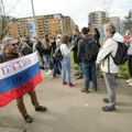 Manji incident tokom protesta „Podne protiv Putina“ na glasačkom mestu u Beogradu, reagovala policija (VIDEO)